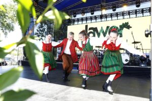 20.06.2021. Tokarnia. Park Etnograficzny. „Jawor u źródeł kultury” / Jarosław Kubalski / Radio Kielce