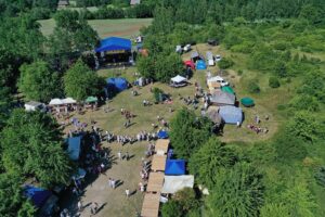 20.06.2021. Tokarnia. Park Etnograficzny. „Jawor u źródeł kultury” / Jarosław Kubalski / Radio Kielce