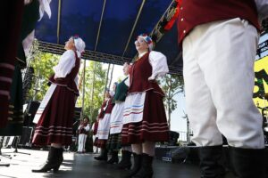 20.06.2021. Tokarnia. Park Etnograficzny. „Jawor u źródeł kultury” / Jarosław Kubalski / Radio Kielce