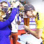 06.06.2021 Kielce. PGNiG Superliga piłkarzy ręcznych. Łomża Vive Kielce zostaje Mistrzem Polski. Ceremonia wręczenia medali. Medale wręcza wiceminister kultury, dziedzictwa narodowego i sportu Anna Krupka / Jarosław Kubalski / Radio Kielce