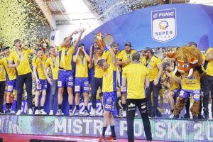 06.06.2021 Kielce. PGNiG Superliga piłkarzy ręcznych. Łomża Vive Kielce zostaje Mistrzem Polski. Ceremonia wręczenia medali / Jarosław Kubalski / Radio Kielce