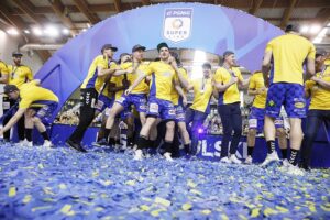 06.06.2021 Kielce. PGNiG Superliga piłkarzy ręcznych. Łomża Vive Kielce zostaje Mistrzem Polski. Ceremonia wręczenia medali / Jarosław Kubalski / Radio Kielce