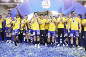 06.06.2021 Kielce. PGNiG Superliga piłkarzy ręcznych. Łomża Vive Kielce zostaje Mistrzem Polski. Ceremonia wręczenia medali / Jarosław Kubalski / Radio Kielce