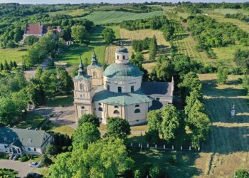 08.06.2021 Klimontów. Kościół św. Józefa / Jarosław Kubalski / Radio Kielce