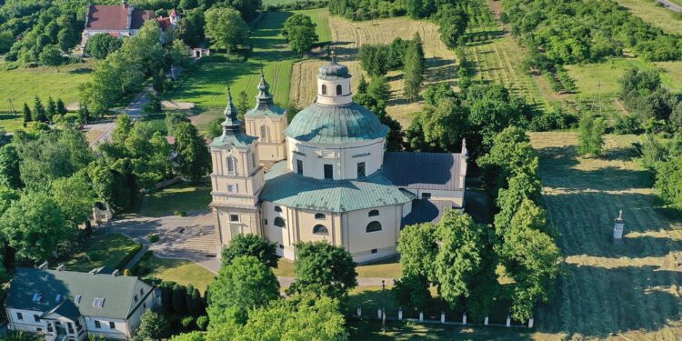 08.06.2021 Klimontów. Kościół św. Józefa / Jarosław Kubalski / Radio Kielce