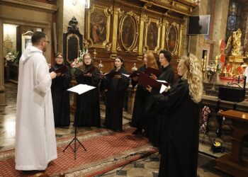 06.09.2020 Kielce. Katedra. Pierwsze Świętokrzyskie Dni Muzyki Dawnej. "Clamaverunt Iusti" - żeńska schola gregoriańska z Warszawy / Jarosław Kubalski / Radio Kielc