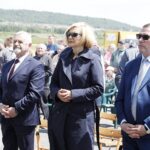 02.06.2021 Masłów. Spotkanie osób niepełnosprawnych na lotnisku w Masłowie w 30. rocznicę pobytu św. Jana Pawła II w Kielcach i Masłowie. Msza. Na zdjęciu od lewej: Kazimierz Mądzik - kurator świętokrzyski - Renata Janik - marszałek i Henryk Milcarz - prezes Wodociągów Kieleckich / Jarosław Kubalski / Radio Kielce