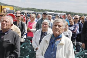 02.06.2021 Masłów. Spotkanie osób niepełnosprawnych na lotnisku w Masłowie w 30. rocznicę pobytu św. Jana Pawła II w Kielcach i Masłowie. Msza / Jarosław Kubalski / Radio Kielce