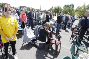 02.06.2021 Masłów. Spotkanie osób niepełnosprawnych na lotnisku w Masłowie w 30. rocznicę pobytu św. Jana Pawła II w Kielcach i Masłowie. Msza / Jarosław Kubalski / Radio Kielce