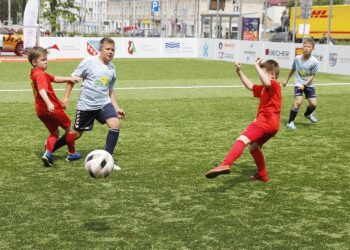 15.06.2021  Kielce. Turniej piłkarski „Piątki na Rynku Sport CK 2021”. Mecz Korona Kielce - Moravia Morawica / Jarosław Kubalski / Radio Kielce