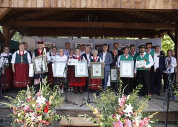 30.08.2020. Tokarnia. Gala finałowa konkursu „Jawor - u źródeł kultury” / Jarosław Kubalski / Radio Kielce