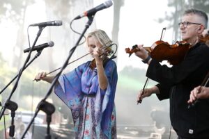 Tokarnia. „Jawor u źródeł kultury” - koncert zespołu Golec uOrkiestra (20.06.2021) / Jarosław Kubalski / Radio Kielce