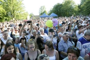 Tokarnia. „Jawor u źródeł kultury” - koncert zespołu Golec uOrkiestra (20.06.2021) / Jarosław Kubalski / Radio Kielce