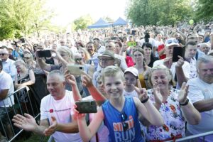 Tokarnia. „Jawor u źródeł kultury” - koncert zespołu Golec uOrkiestra (20.06.2021) / Jarosław Kubalski / Radio Kielce