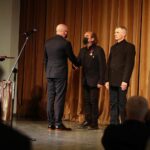 13.06.2021. Kielce. Jubileusz Teatru Lalki i Aktora „Kubuś”. Na zdjęciu (od lewej): Rafał Nowak - wicewojewoda świętokrzyski, Andrzej Kuba Sielski - aktor, Zdzisław Reczyński - aktor / Wiktor Taszlow / Radio Kielce