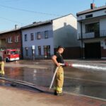 29.06.2021. Skalbmierz. Wielkie sprzątanie po gradobiciu i nawałnicy / Marta Gajda / Radio Kielce