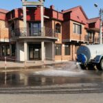 29.06.2021. Skalbmierz. Wielkie sprzątanie po gradobiciu i nawałnicy / Marta Gajda / Radio Kielce