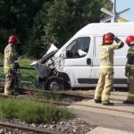 10.06.2021. Ćmielów. Kolizja na niestrzeżonym przejeździe kolejowym / Ratownictwo Powiatu Ostrowieckiego / Facebook