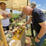 27.06.2021. Modliborzyce. Dzień otwarty na polu jagody kamczackiej / Emilia Sitarska / Radio Kielce