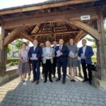 21.06.2021 Opatów. Od prawej: Adam Roszczypała - radny powiatowy PiS, Małgorzata Jalowska - wicestarosta opatowski, Tomasz Staniek - starosta opatowski, poseł Krzysztof Lipiec, poseł Marek Kwitek / Emilia Sitarska / Radio Kielce