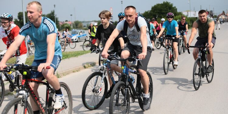 27.06.2021. Chęciny. VI Rajd Rowerowy / Wiktor Taszłow / Radio Kielce