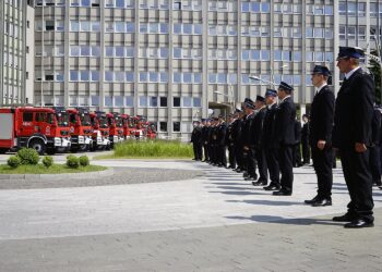 17.06.2021. Kielce. Przygotowania do uroczystości przekazania pojazdów dla PSP i OSP / Sebastian Kalwat / Radio Kielce