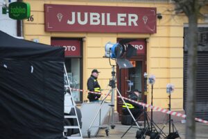 07.04.2021. Kielce. Zdjęcia do spektaklu teatru telewizji zatytułowanego „Zakładnicy” / Wiktor Taszłow / Radio Kielce