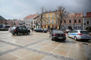 07.04.2021. Kielce. Zdjęcia do spektaklu teatru telewizji zatytułowanego „Zakładnicy” / Wiktor Taszłow / Radio Kielce