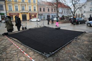 07.04.2021. Kielce. Zdjęcia do spektaklu teatru telewizji zatytułowanego „Zakładnicy” / Wiktor Taszłow / Radio Kielce