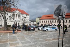 07.04.2021. Kielce. Zdjęcia do spektaklu teatru telewizji zatytułowanego „Zakładnicy” / Wiktor Taszłow / Radio Kielce