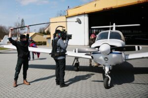 09.04.2021. Masłów. Zdjęcia do spektaklu Telewizji Polskiej „Zakładnicy” / Wiktor Taszłow / Radio Kielce