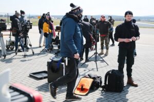 09.04.2021. Masłów. Zdjęcia do spektaklu Telewizji Polskiej „Zakładnicy” / Wiktor Taszłow / Radio Kielce