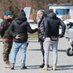 09.04.2021. Masłów. Zdjęcia do spektaklu Telewizji Polskiej „Zakładnicy” / Wiktor Taszłow / Radio Kielce