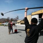 09.04.2021. Masłów. Zdjęcia do spektaklu Telewizji Polskiej „Zakładnicy” / Wiktor Taszłow / Radio Kielce