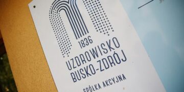 Uzdrowisko Busko-Zdrój. Biuro zarzadu / Wiktor Taszłow / Radio Kielce