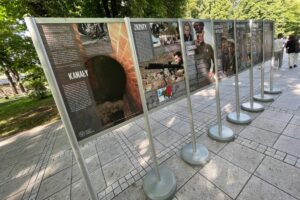 30.07.2021. Kielce. Wystawa „Powstanie Warszawskie 1944. Bitwa o Polskę” / Wiktor Taszłow / Radio Kielce