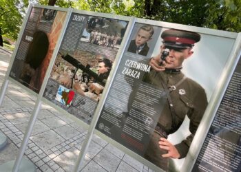 30.07.2021. Kielce. Wystawa „Powstanie Warszawskie 1944. Bitwa o Polskę” / Wiktor Taszłow / Radio Kielce