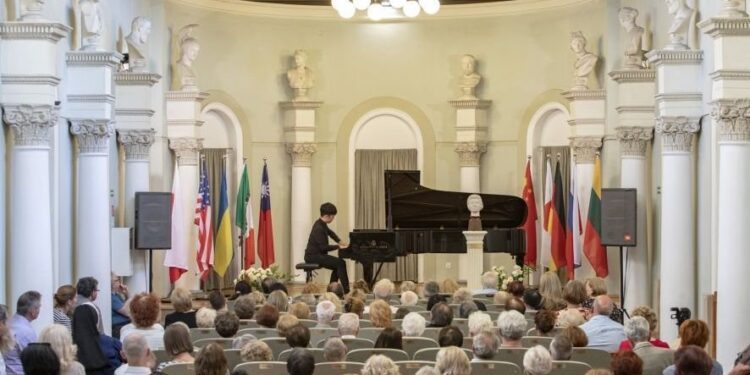 Busko-Zdrój. Międzynarodowy Festiwal Lato z Chopinem / Uzdrowisko Busko-Zdrój
