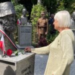 04.07.2021. Niestachów. Obchody 78. rocznicy zwycięskiego boju Oddziału Wybranieckich z Niemcami. Na zdjęciu (po prawej): Mirosława Sarna / Marcin Marszałek / Radio Kielce