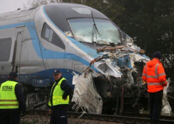 Schodnia k. Ozimka. Pendolino zderzyło się z ciężarówką / Maja Kozłowska