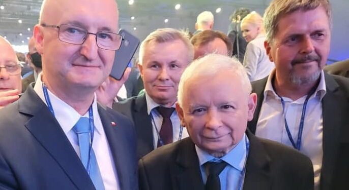 03.07.2021. Warszawa. Kongres PiS. Na zdjęciu (od lewej): wiceminister Piotr Wawrzyk, prezes Jarosław Kaczyński i Jarosław Karyś - przewodniczący Rady Miasta Kielce / Piotr Wawrzyk/Facebook