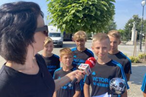 25.07.2021. Skalbmierz.„Wakacje 2021. Spotkajmy się”. Na zdjęciu: Magdalena Sitek - Radio Kielce i Klub Sportowy Victoria 2015 Skalbmierz / Kamil Włosowicz