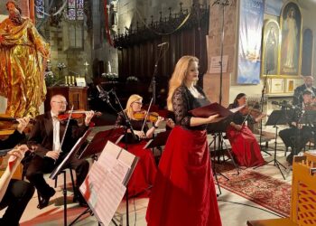 06.07.2021. 27 Międzynarodowy Festiwal Muzyczny im. Krystyny Jamroz. Koncert „Stabat Mater” w kolegiacie w Wiślicy. Na zdjęciu: sopranistka Agnieszka Tomaszewska / Dorota Klusek / Radio Kielce