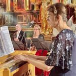 06.07.2021. 27 Międzynarodowy Festiwal Muzyczny im. Krystyny Jamroz. Koncert „Stabat Mater” w kolegiacie w Wiślicy. Na zdjęciu: na pozytywie gra Hanna Dys / Dorota Klusek / Radio Kielce