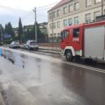 25.07.2021. Dwikozy. 18-miesięczna dziewczynka wypadła z okna / OSP Dwikozy