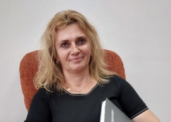 Barbara Majewska - dyrektor II Liceum Ogólnokształcącego  w Sandomierzu / Grażyna Szlęzak-Wójcik / Radio Kielce