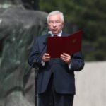 12.07.2021. Michniów. Obchody Dnia Walki i Męczeństwa Wsi Polskiej w 78. rocznicę pacyfikacji wsi Michniów. Na zdjęciu: poseł Krzysztof Lipiec - prezes świętokrzyskich struktur Prawa i Sprawiedliwości odczytał list w imieniu Mateusza Morawieckiego - premiera RP / Wiktor Taszłow / Radio Kielce