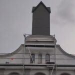 18.07.2021. Oleśnica. Remont starego budynku remizy strażackiej / Leszek Juda