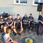 30.07.2021. Zawichost. Miejsce dla młodzieży. Na zdjęciu (po prawej): Edyta Kędziora - koordynatorka projektu / Miejsko-Gminny Ośrodek Kultury w Zawichoście