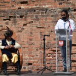 24.07.2021. Sandomierz. Gala Orderu Rzeki Wisły. Na zdjęciu (od lewej) retman Mieczysław Łabęcki, Grzegorz Świtalski - organizator gali / Grażyna Szlęzak-Wójcik / Radio Kielce